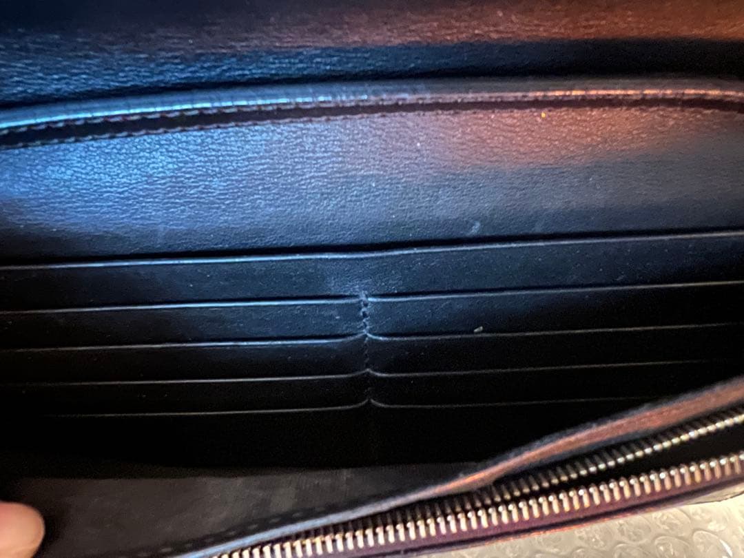 GUCCI ブラックレザー 長財布 GGパターン