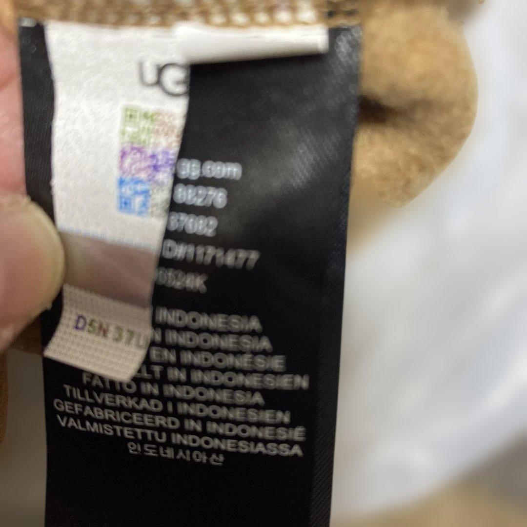 UGG ロゴ刺繍入り UGG Logo Crewneck トレーナー