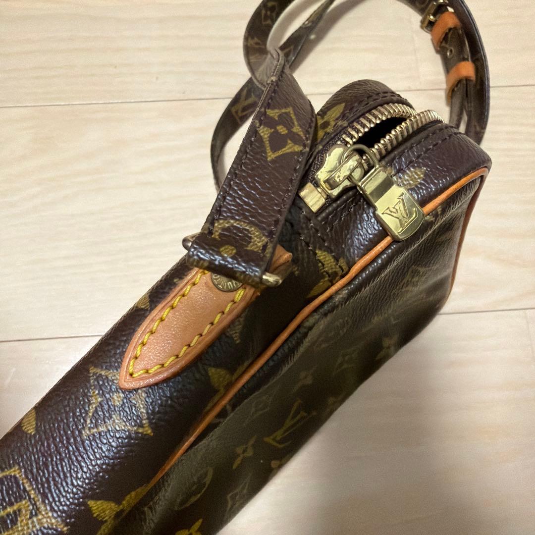 ⭐︎送料無料　LOUIS VUITTON ショルダーバッグ(保存袋あり)