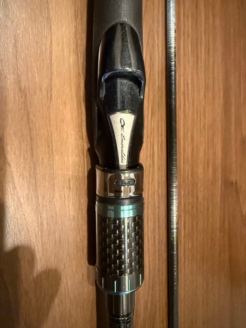 エメラルダス ストイスト AGS 83M IL