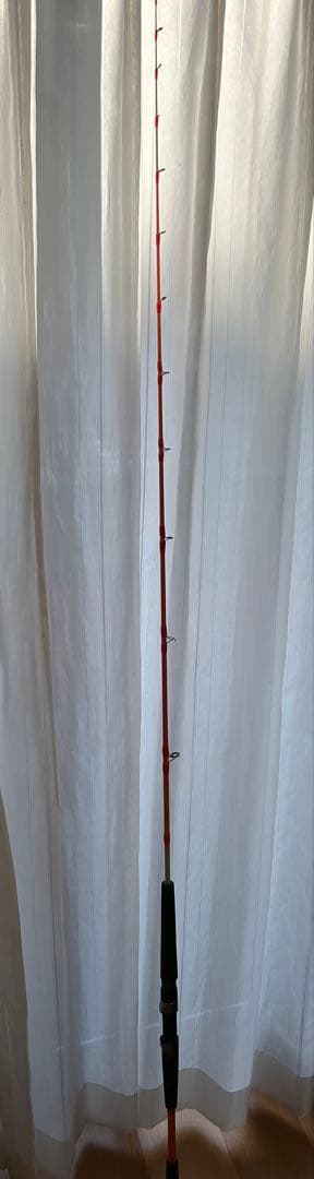 【美品】【ジャンク品】￼釣竿　底もの用￼ 赤いスピニングロッド