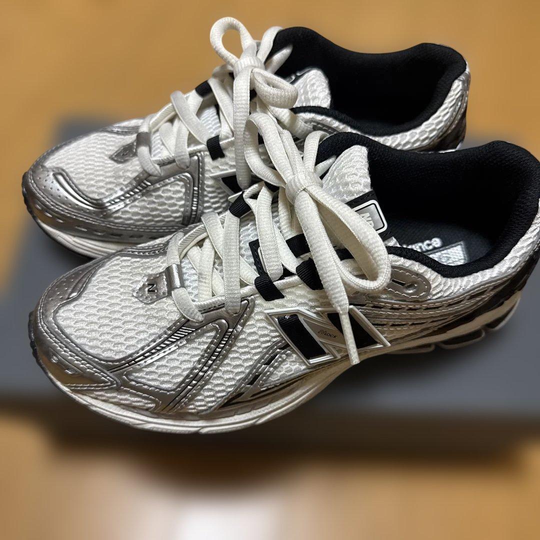 ニューバランス M1906RER