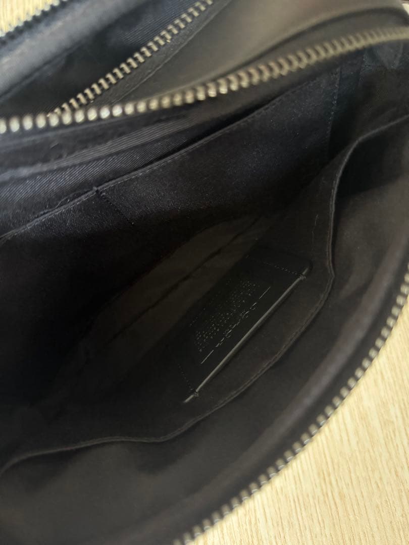 COACH ブラックレザーショルダーバッグ