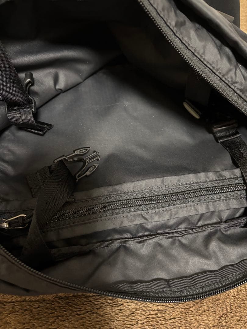 Patagonia ウルトラライトブラックホールトートパック 2way