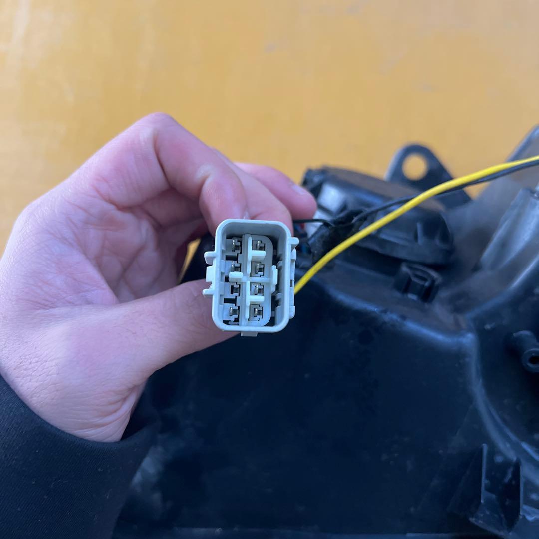 スバル インプレッサ(GE/GH/GR/GV系)　ヘッドランプ　右目　廃盤