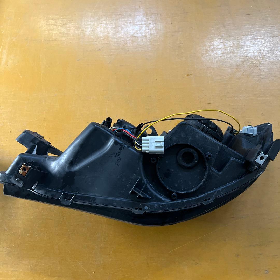 スバル インプレッサ(GE/GH/GR/GV系)　ヘッドランプ　右目　廃盤