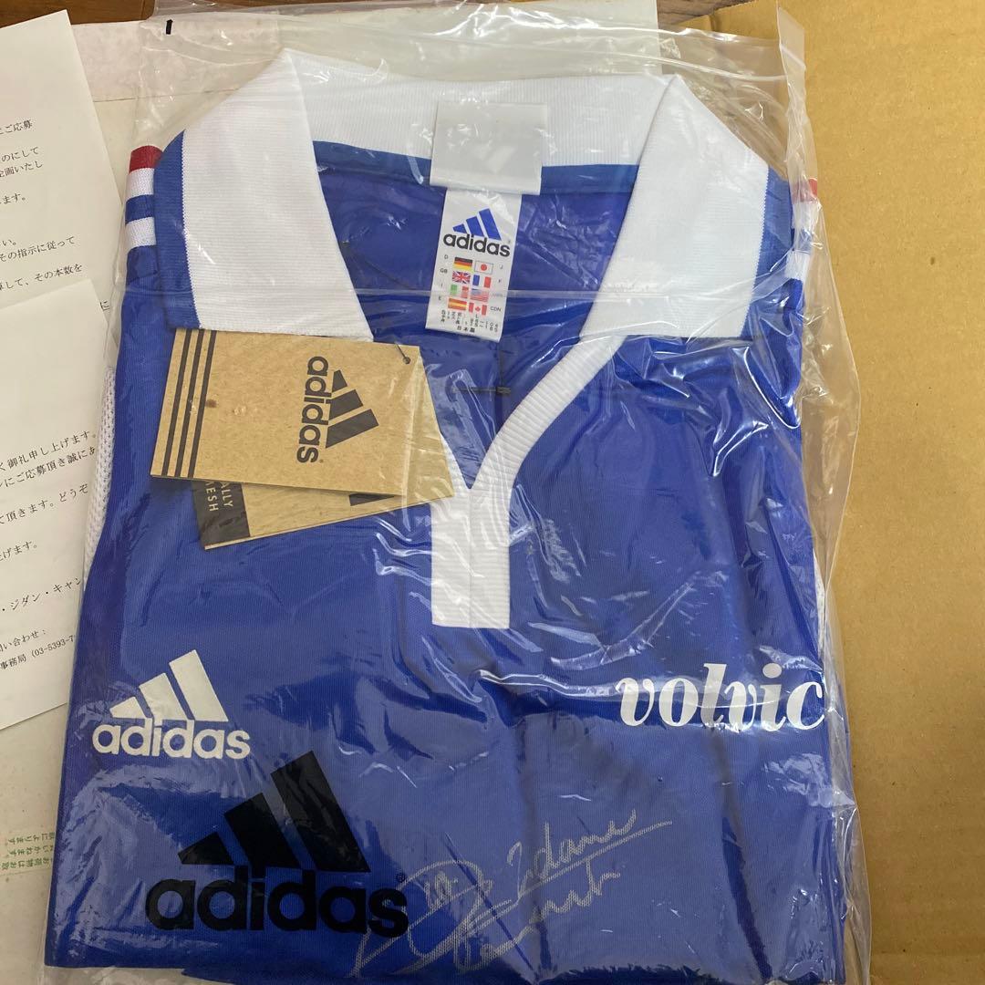 【超貴重】懸賞品　ジダン直筆サイン　ユニフォーム　VOLVIC