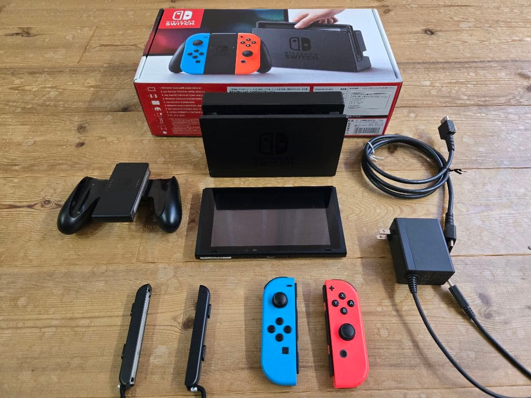 Nintendo Switch 本体　キャリーケースのおまけ付き