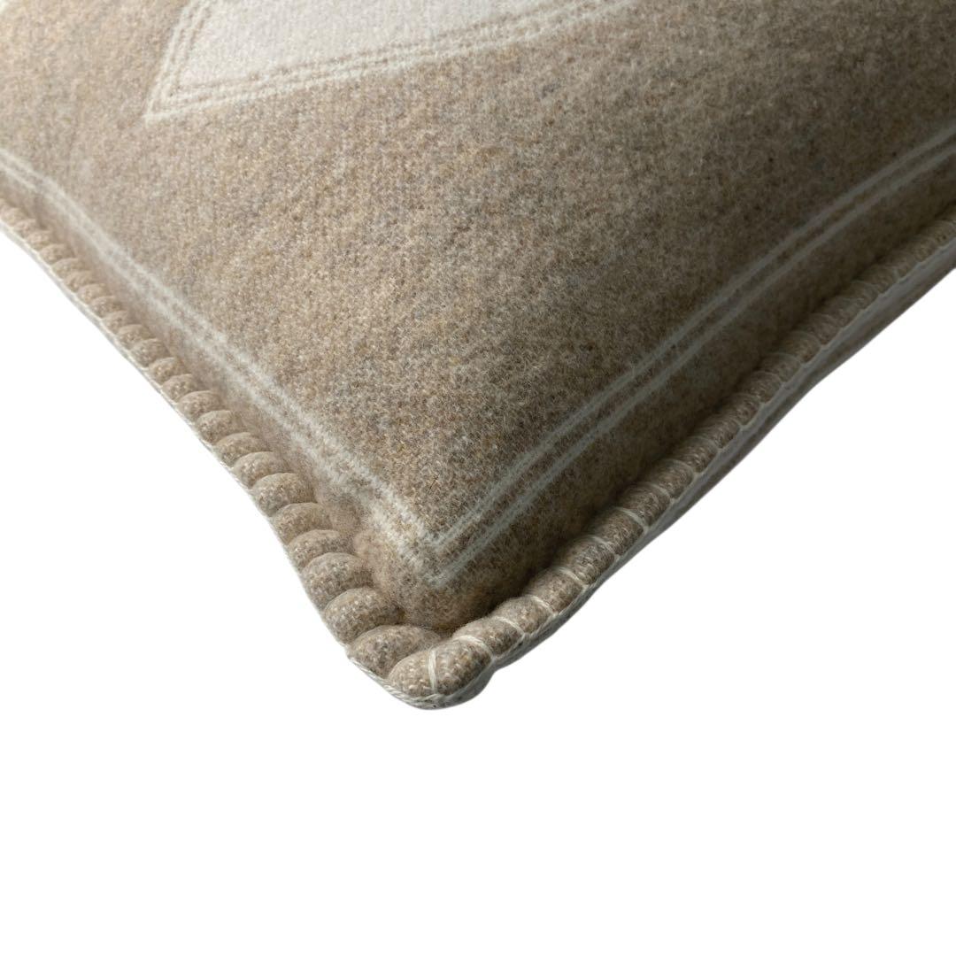 未使用 シャネルCHANEL ココマーク クッション カシミヤ