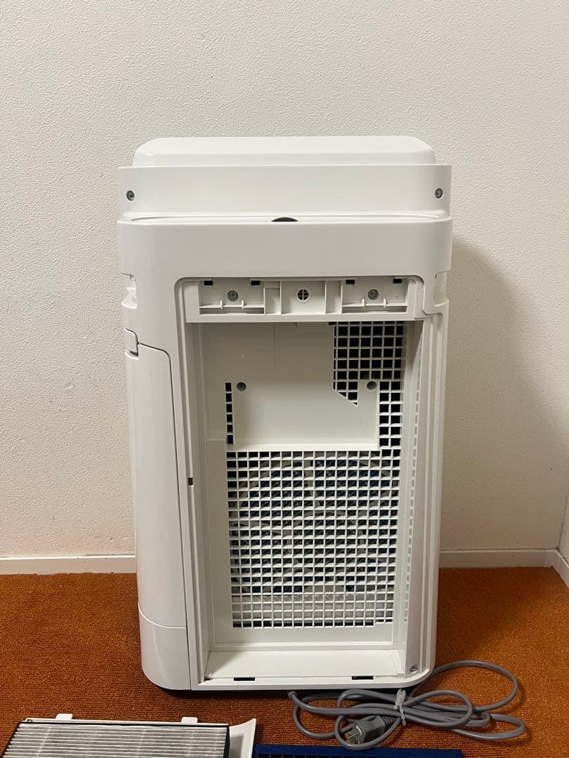 たけ Sharp 加湿空気清浄機 2022年製 KC-J50-W