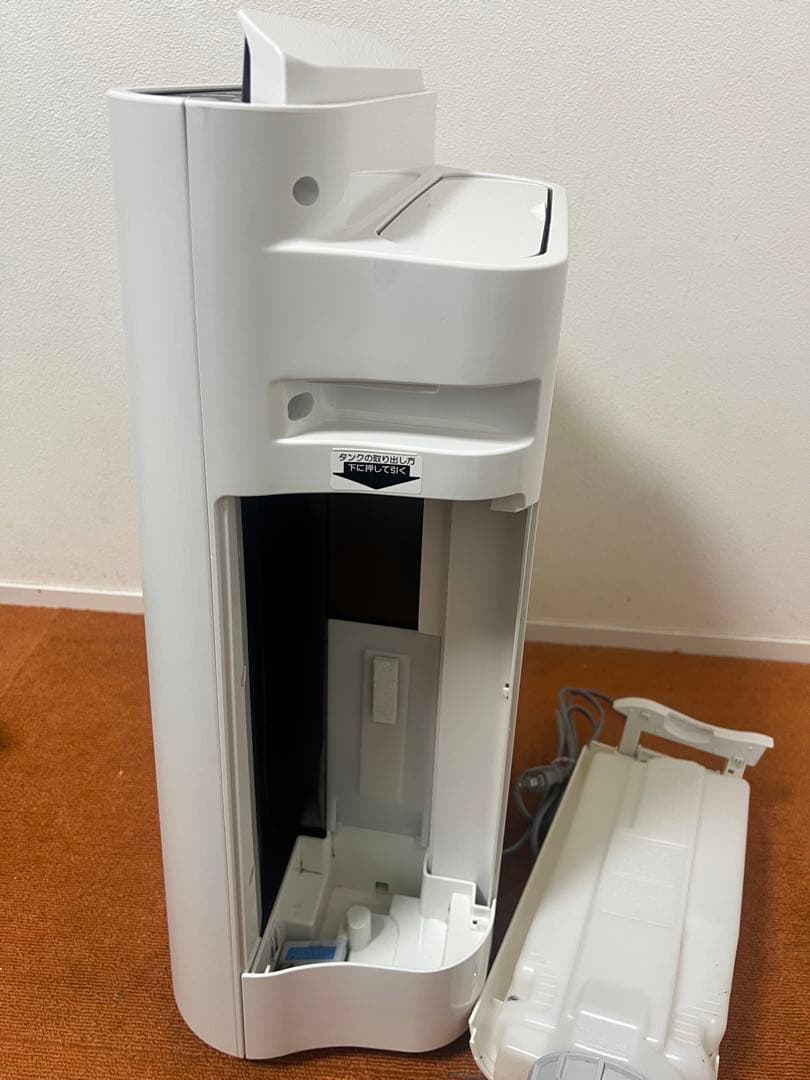 たけ Sharp 加湿空気清浄機 2022年製 KC-J50-W