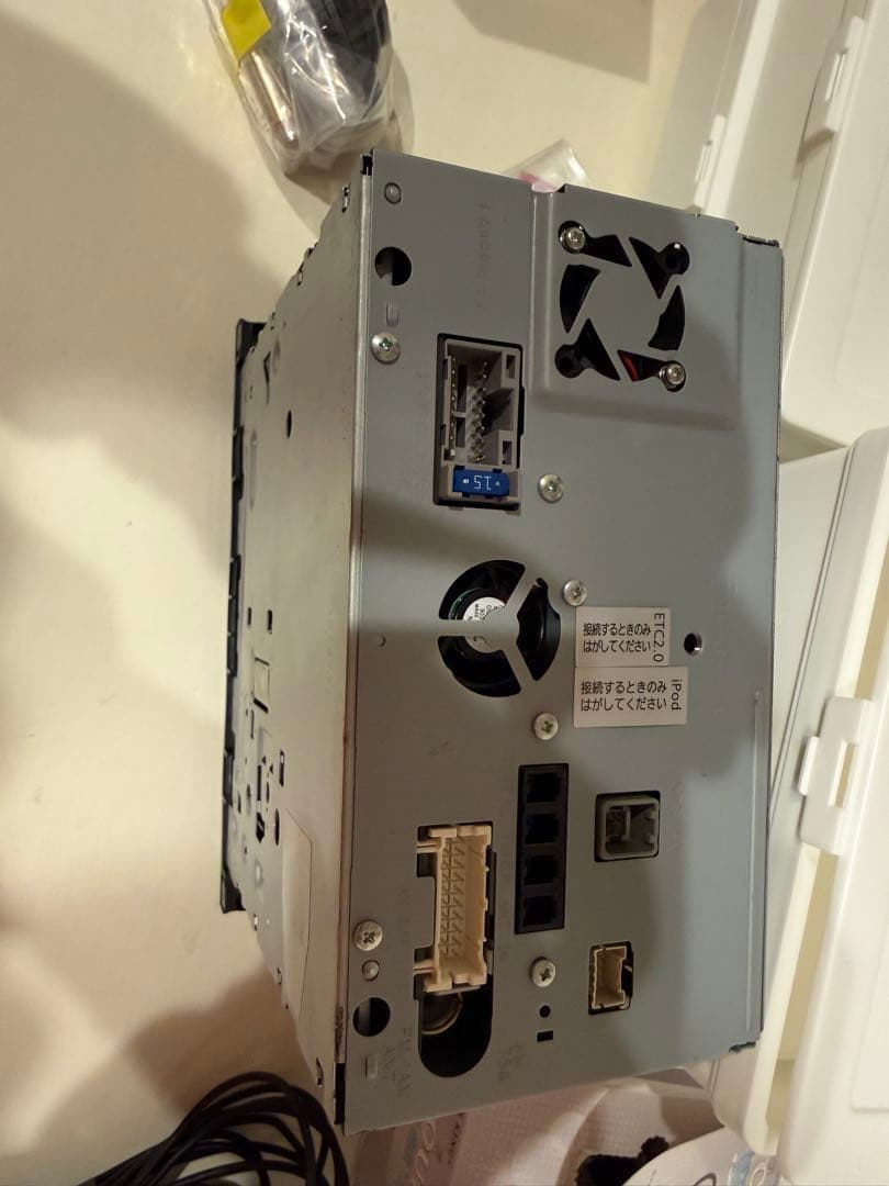 Panasonic CN-RE05WD ストラーダ　7インチ　ワイド