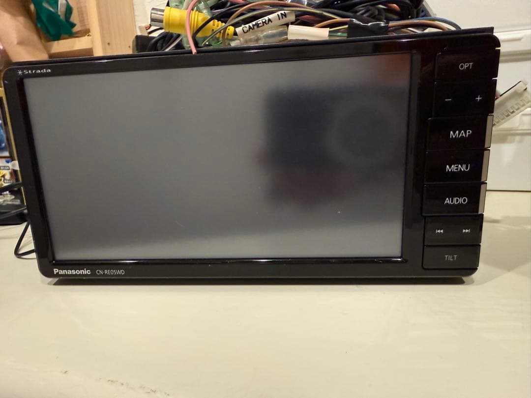 Panasonic CN-RE05WD ストラーダ　7インチ　ワイド