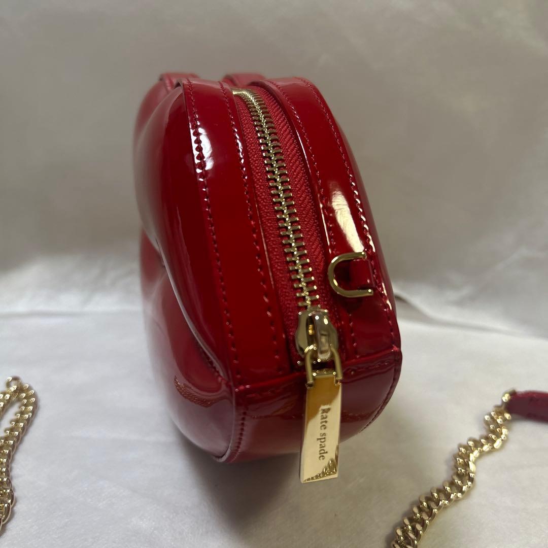 新品未使用　katespade リップ型チェーンクラッチ2way バッグ