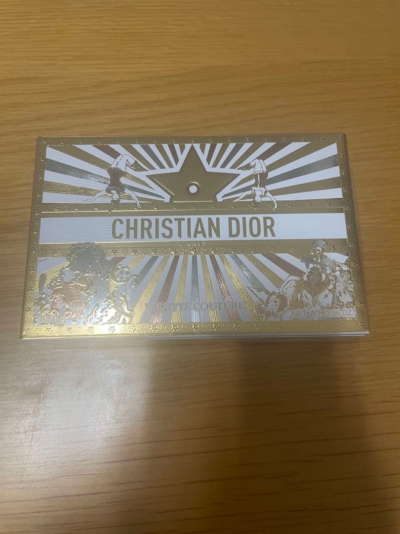 DIORクチュール アイ パレット (ホリデー コレクション 2025 限定品)