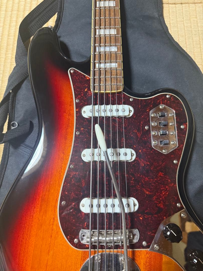 Squier Classic Vibe Bass VI 6弦ベース