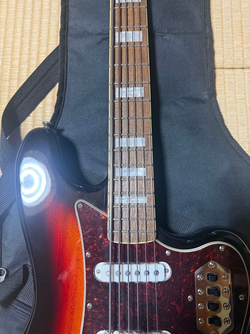 Squier Classic Vibe Bass VI 6弦ベース