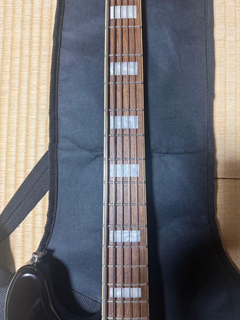 Squier Classic Vibe Bass VI 6弦ベース