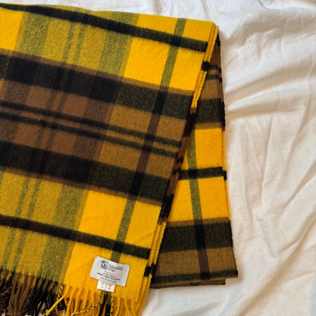 Johnstons of Elgin イエローチェックストール