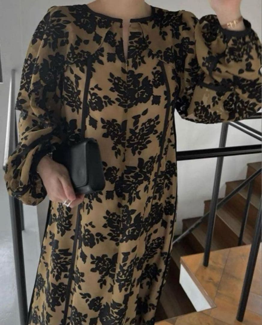 Ameri VINTAGE アメリヴィンテージ　ゴールド花柄　ロングワンピース