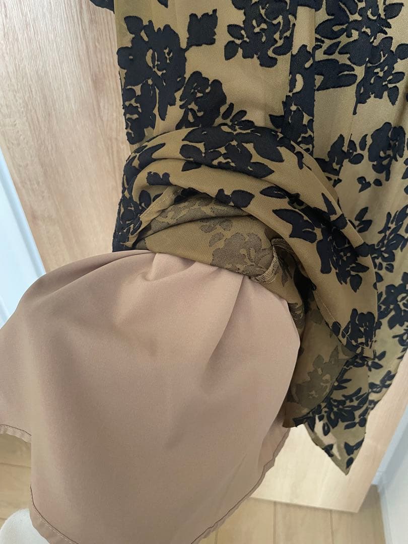 Ameri VINTAGE アメリヴィンテージ　ゴールド花柄　ロングワンピース