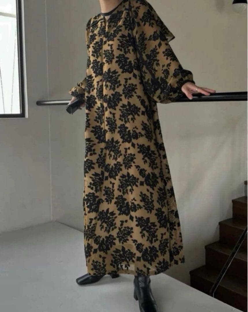 Ameri VINTAGE アメリヴィンテージ　ゴールド花柄　ロングワンピース