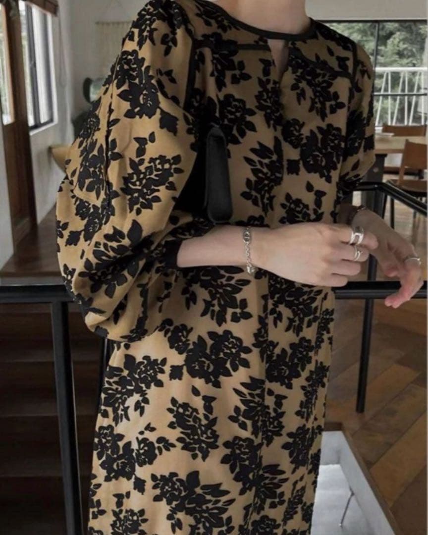 Ameri VINTAGE アメリヴィンテージ　ゴールド花柄　ロングワンピース