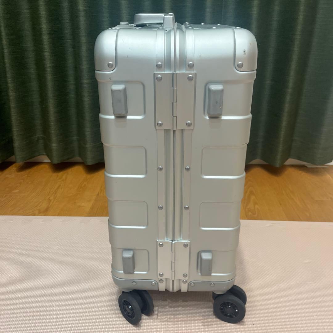 無印良品 アルミハードキャリーケース３４リットル