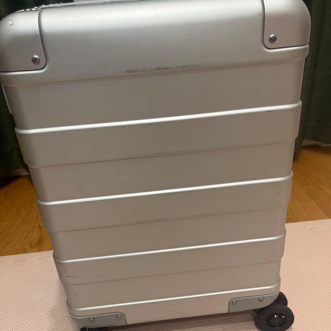 無印良品 アルミハードキャリーケース３４リットル