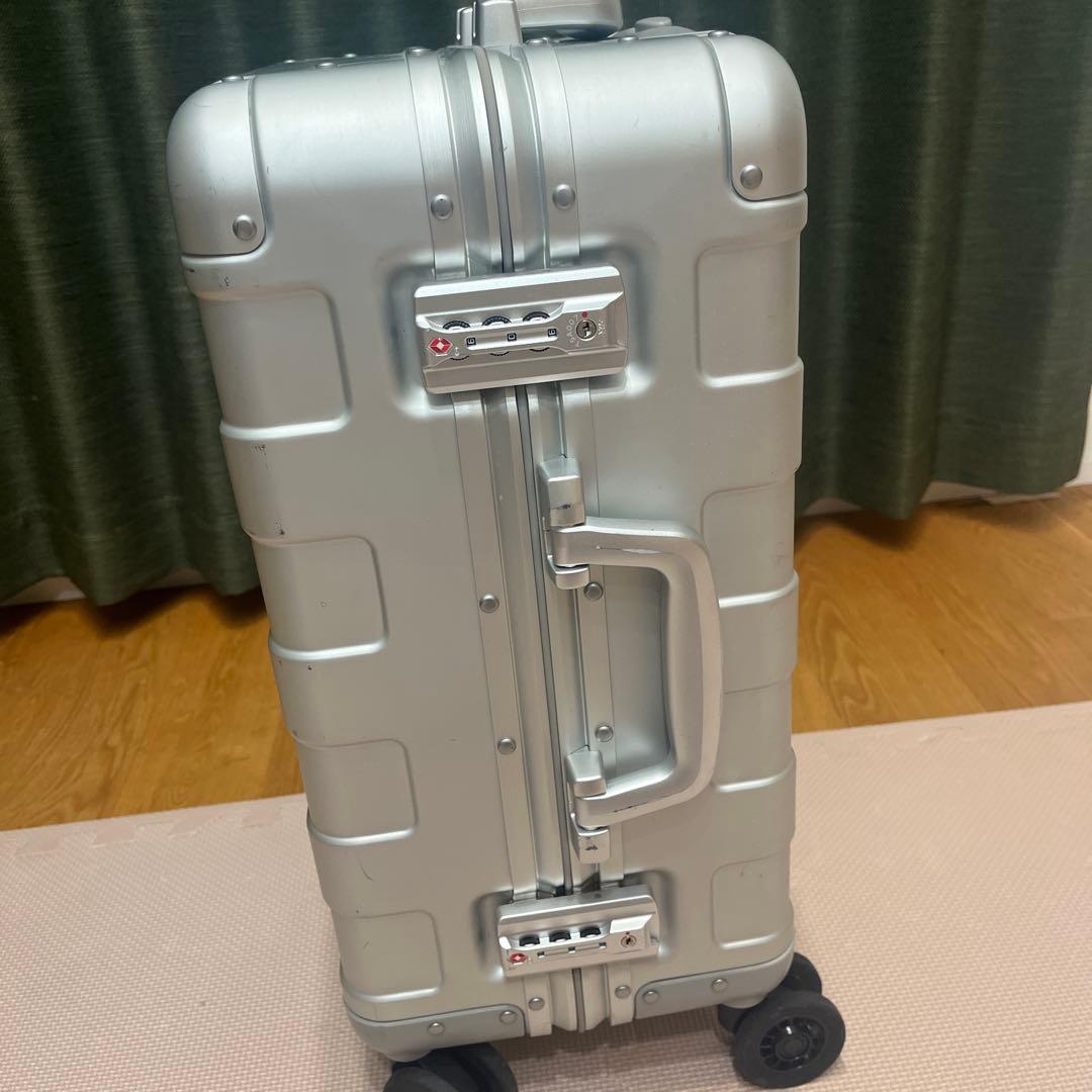 無印良品 アルミハードキャリーケース３４リットル
