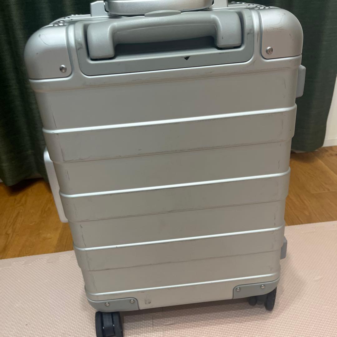 無印良品 アルミハードキャリーケース３４リットル