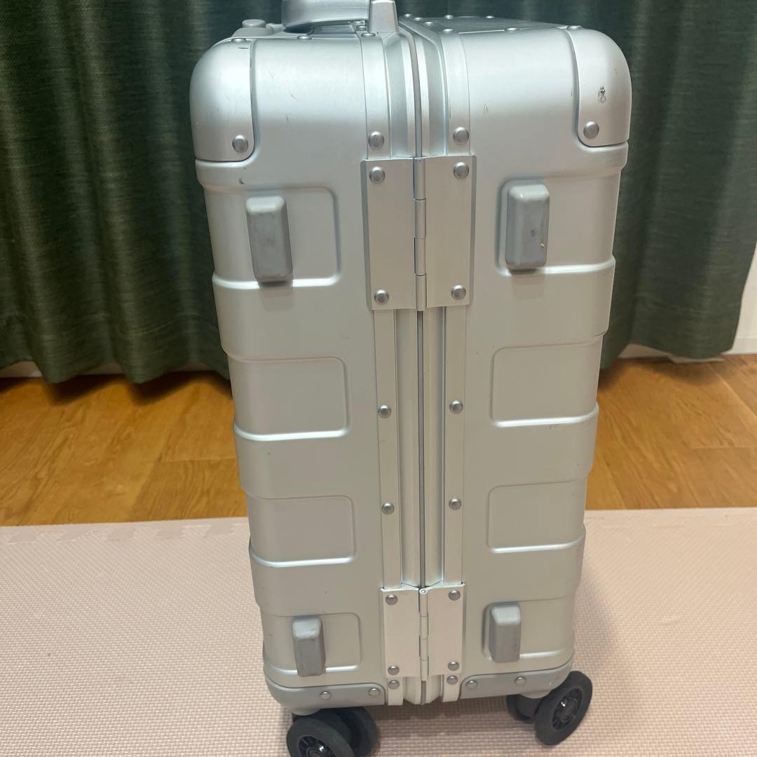無印良品 アルミハードキャリーケース３４リットル
