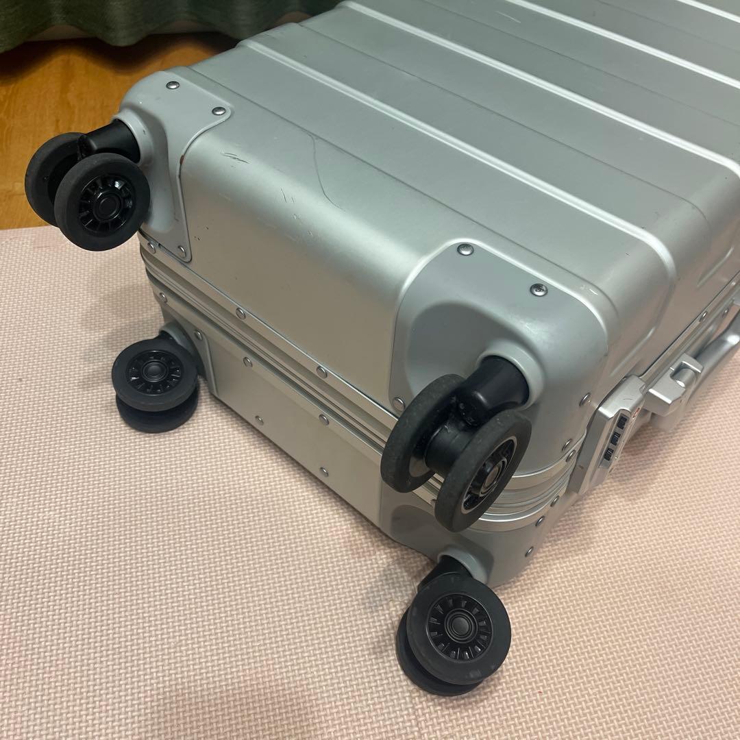 無印良品 アルミハードキャリーケース３４リットル