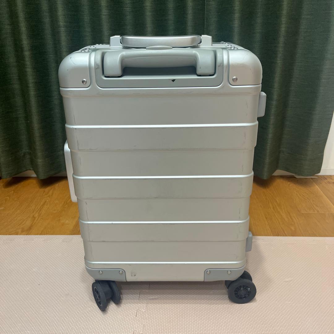 無印良品 アルミハードキャリーケース３４リットル