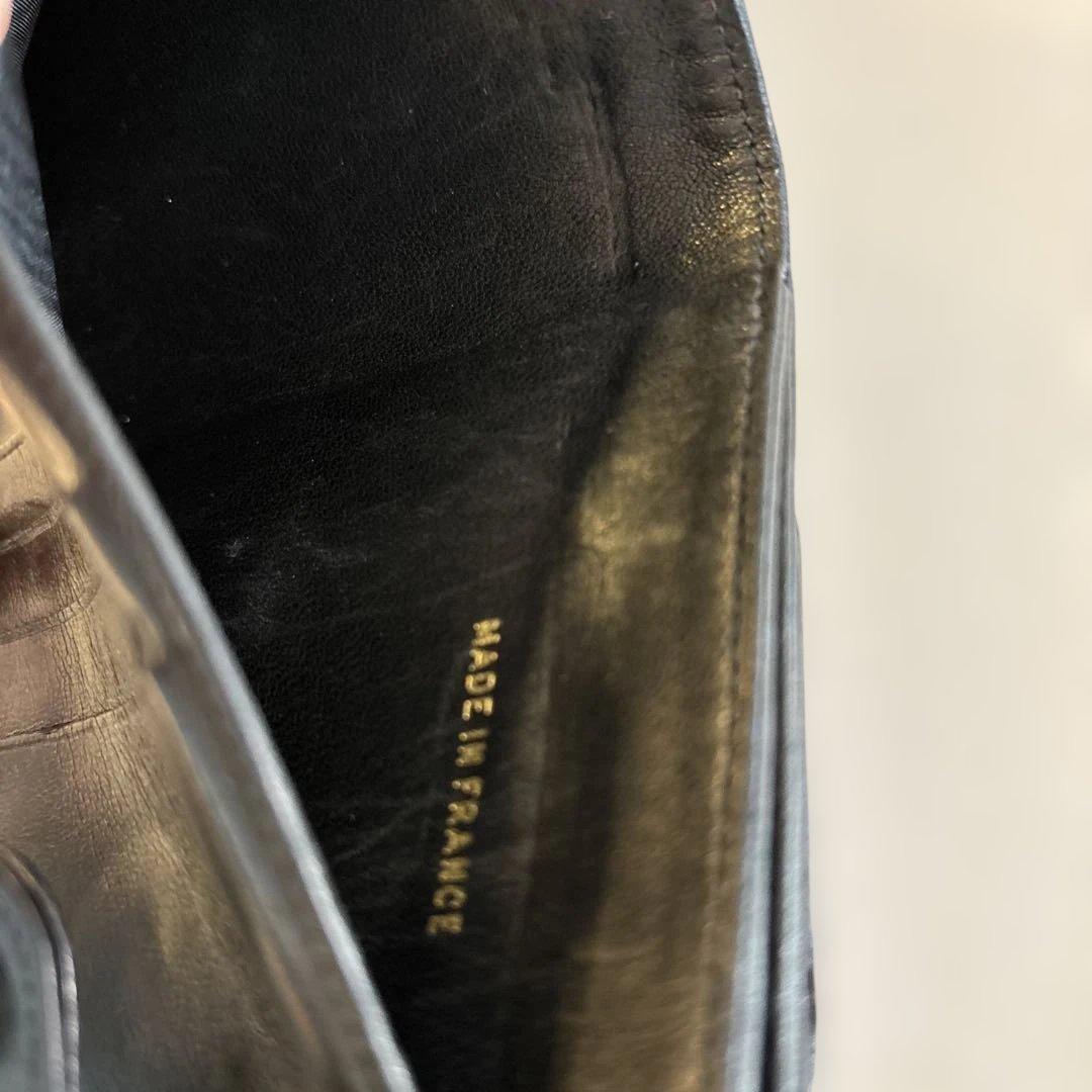 シャネル二つ折り財布