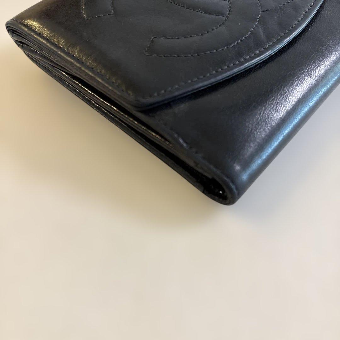 シャネル二つ折り財布