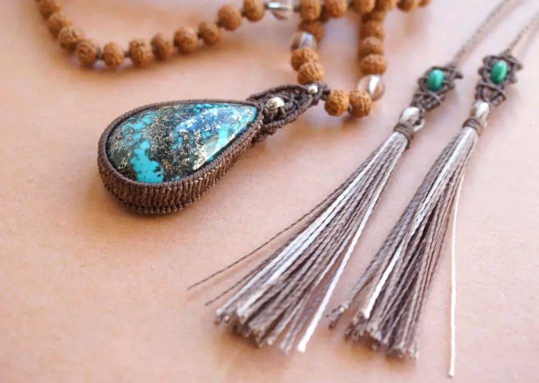 special collectionイラン産ターコイズ　マクラメロングネックレス