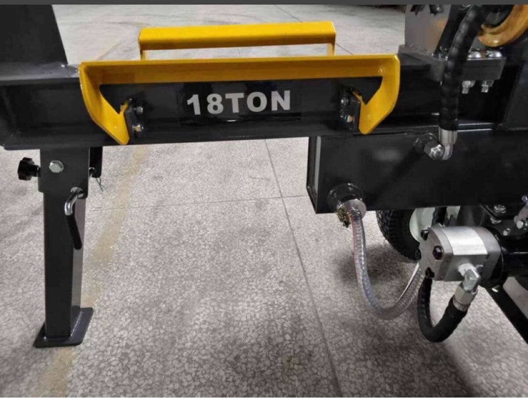 Exect Familiar　完成又はKIT機体　　薪割り機破砕力18T