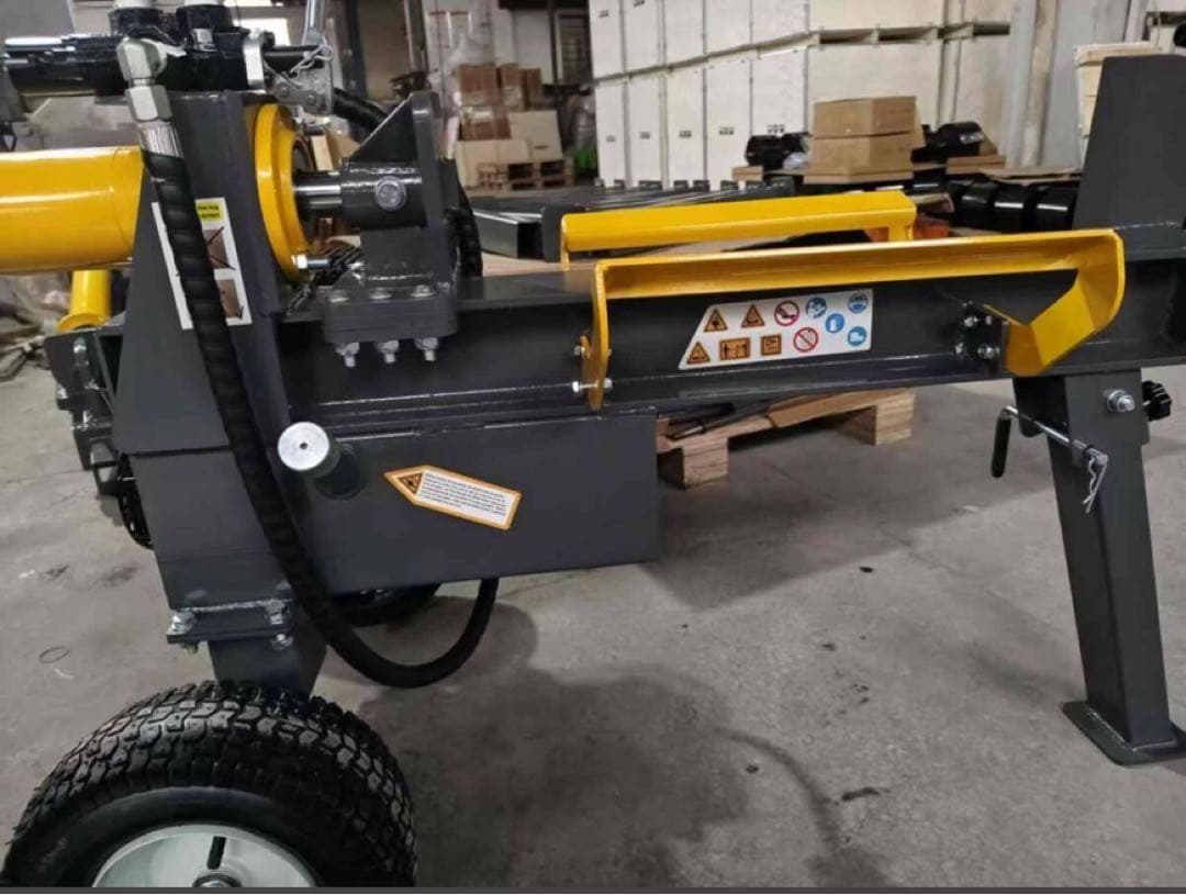 Exect Familiar　完成又はKIT機体　　薪割り機破砕力18T