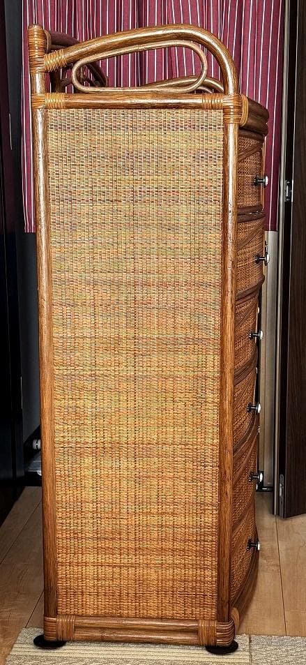 籐の箪笥 　引き出し　リモージュ陶器の取っ手　大容量　美しい箪笥です