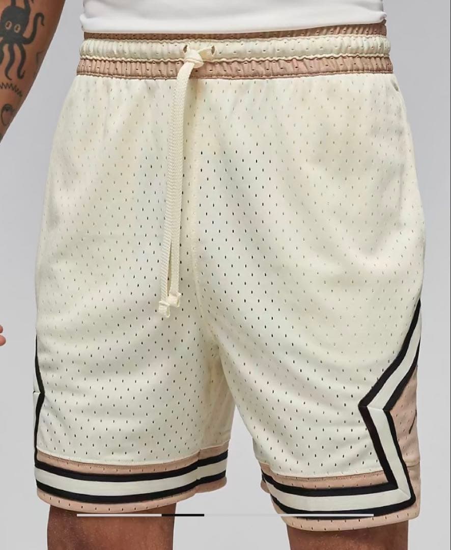 ナイキ ジョーダン ダイヤモンド ショートパンツ 3XL セイルカラー 即完売