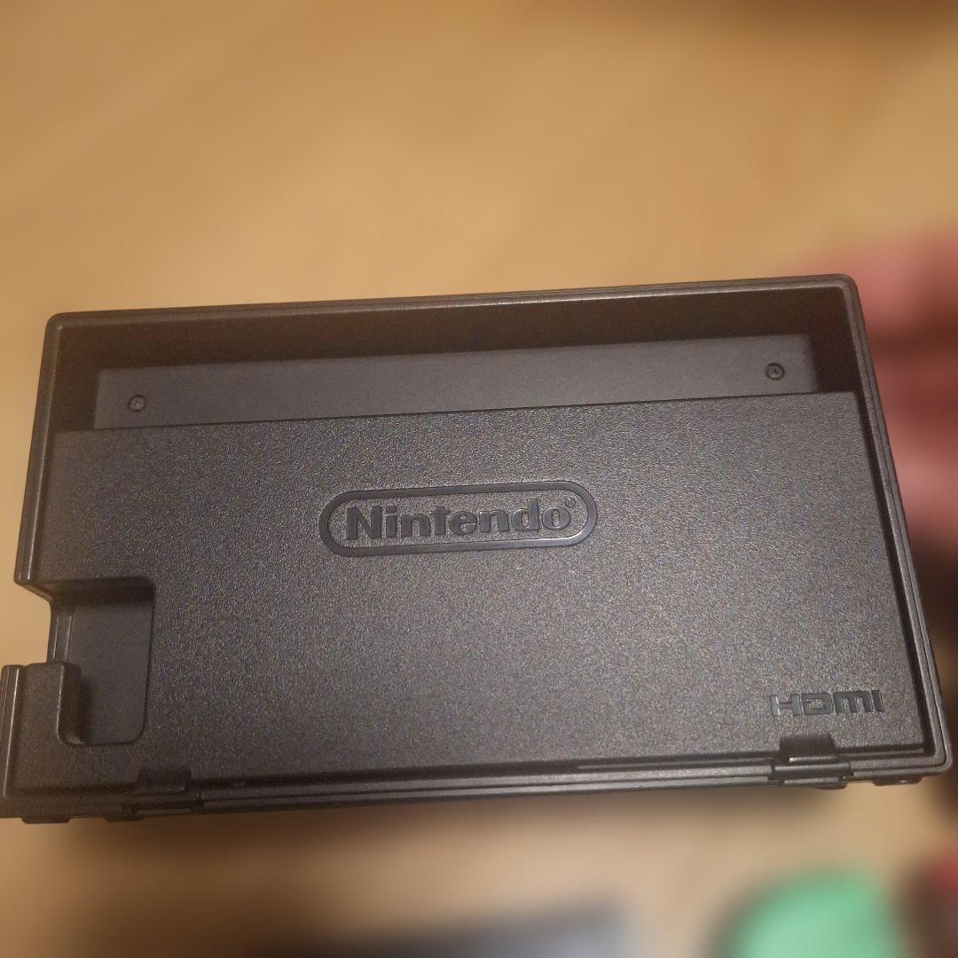 Nintendo Switch 本体 + Joy-Con（緑、ピンク）