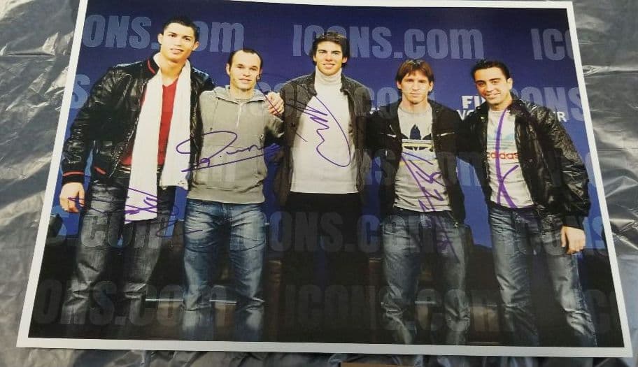 ICONS　メッシ　クリスティアーノ・ロナウド　カカ　シャビ　イニエスタ　サイン