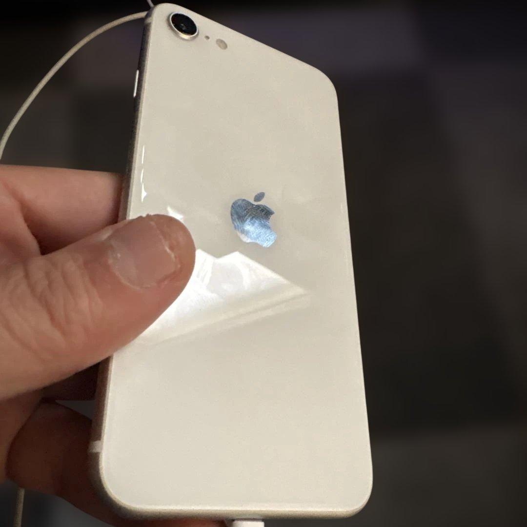 iPhone SE2 第2世代　ホワイト128GB 美品SIMロック解除済み