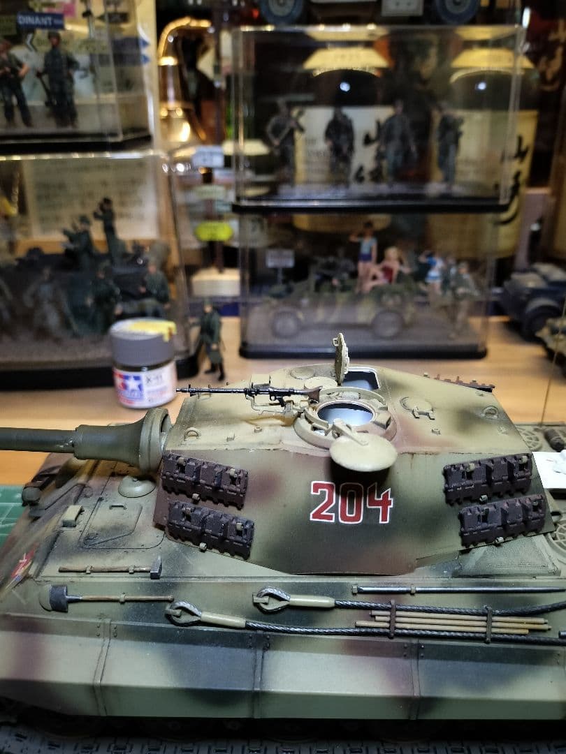 ミリタリー 1/35 ドイツ軍兵９体フィギュアセット&1/35キングタイガー