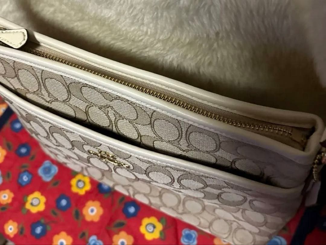 COACH ベージュ ショルダーバッグ　新品　再値下げ