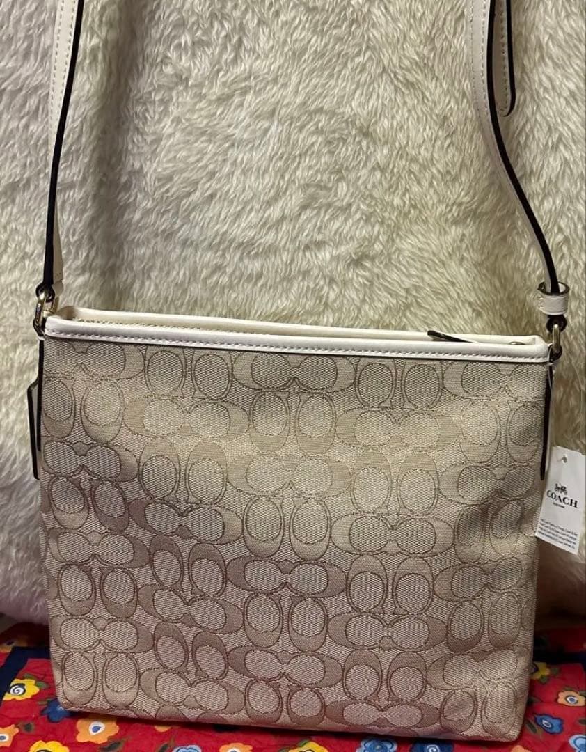 COACH ベージュ ショルダーバッグ　新品　再値下げ