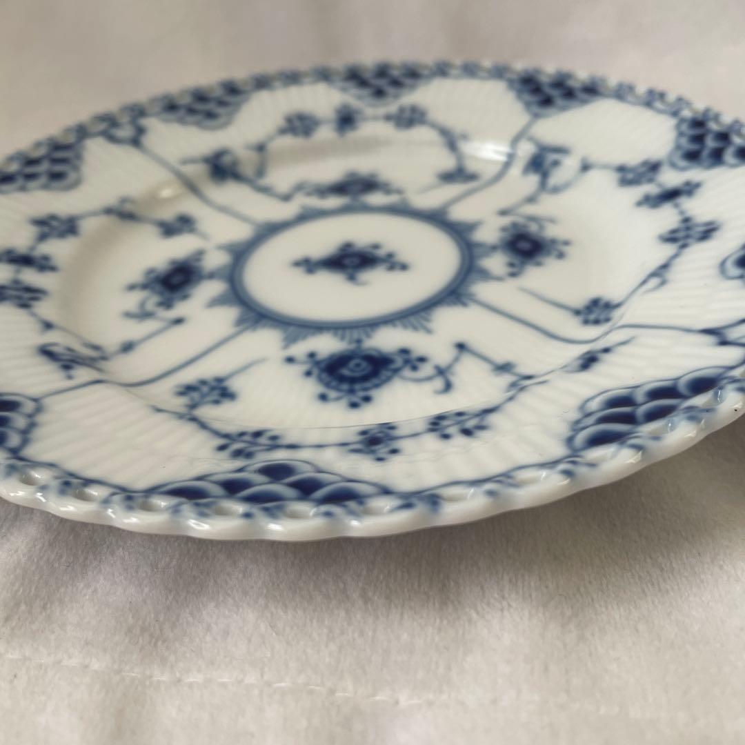   ブルーフルーテッド 皿 約17cm