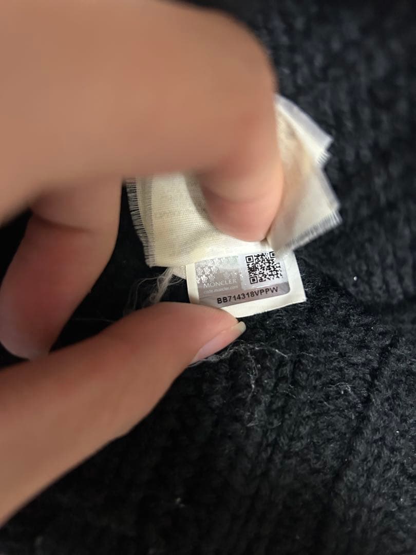 MONCLER ダークグレー ニット帽