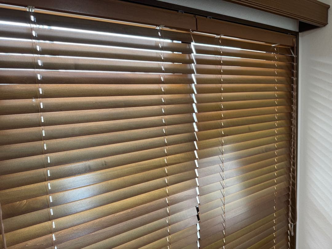 美品サルト（Sarto）ウッドブラインド50 自動降下付き天井付き定価11万円